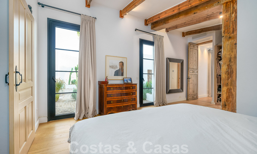 Sfeervolle, karakteristieke villa in Ibiza-stijl te koop met een groot separaat gastenverblijf gelegen in West Marbella 49915