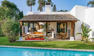 Sfeervolle, karakteristieke villa in Ibiza-stijl te koop met een groot separaat gastenverblijf gelegen in West Marbella 49959 
