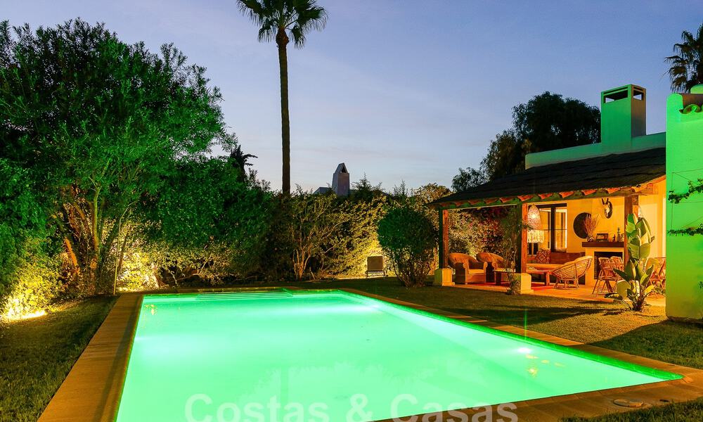 Sfeervolle, karakteristieke villa in Ibiza-stijl te koop met een groot separaat gastenverblijf gelegen in West Marbella 49967