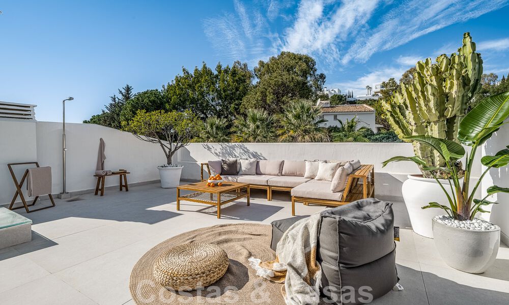 Zeer bekoorlijk en ruim luxe penthouse te koop met open zeezicht vanaf het solarium in La Quinta, Benahavis - Marbella 49992