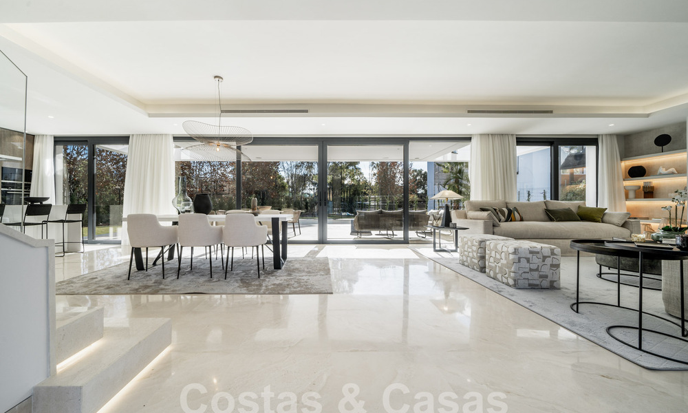 2 prestigieuze nieuwbouwvilla’s te koop op loopafstand van een schitterend golfclubhuis op de New Golden Mile, tussen Marbella en Estepona 64349