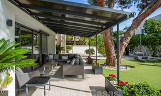 Moderne en luxueuze villa te koop, centraal gelegen op wandelafstand van het strand, beachside op de Golden Mile van Marbella 60476 