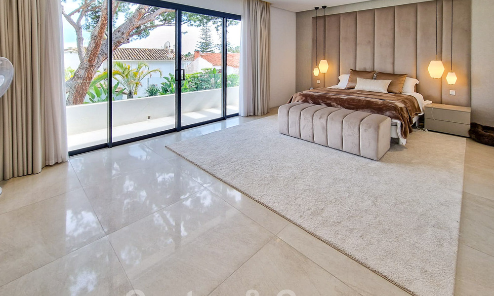 Moderne en luxueuze villa te koop, centraal gelegen op wandelafstand van het strand, beachside op de Golden Mile van Marbella 60503