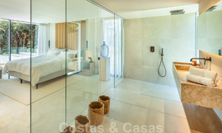 Moderne luxevilla te koop met een eigentijds design, gelegen op korte afstand van Puerto Banus, Marbella 49405 