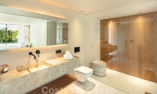 Moderne luxevilla te koop met een eigentijds design, gelegen op korte afstand van Puerto Banus, Marbella 49407 