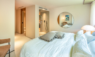 Moderne luxevilla te koop met een eigentijds design, gelegen op korte afstand van Puerto Banus, Marbella 49409 