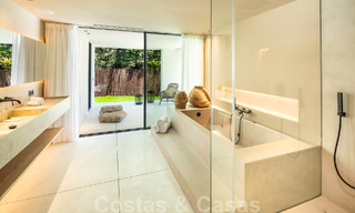 Moderne luxevilla te koop met een eigentijds design, gelegen op korte afstand van Puerto Banus, Marbella 49414 