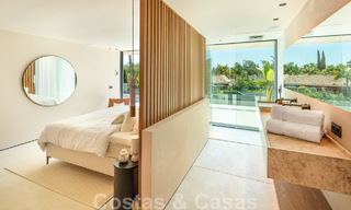 Moderne luxevilla te koop met een eigentijds design, gelegen op korte afstand van Puerto Banus, Marbella 49415 