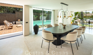 Moderne luxevilla te koop met een eigentijds design, gelegen op korte afstand van Puerto Banus, Marbella 49420 