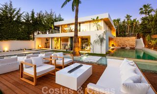 Moderne luxevilla te koop met een eigentijds design, gelegen op korte afstand van Puerto Banus, Marbella 49435 