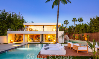 Moderne luxevilla te koop met een eigentijds design, gelegen op korte afstand van Puerto Banus, Marbella 49436 