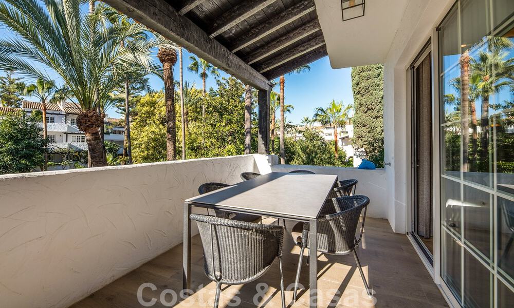 Verfijnd appartement te koop op enkele stappen van het strand, gelegen in Puente Romano op de Golden Mile in Marbella 49781