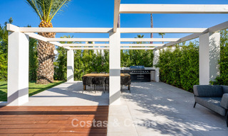 Mediterrane, luxevilla te koop in een prestigieuze woonwijk omgeven door de golfbanen van Nueva Andalucia’s vallei, Marbella 54166 