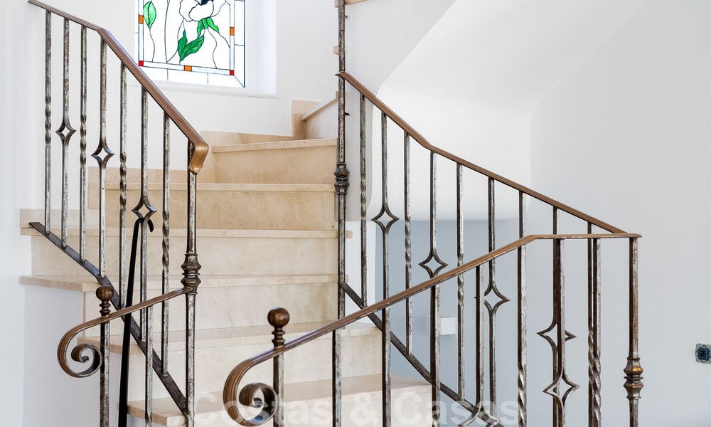 Ruime Mediterrane villa te koop gelegen in een bevoorrechte urbanisatie van Nueva Andalucia, Marbella 50569