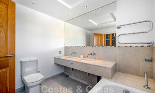 Ruime Mediterrane villa te koop gelegen in een bevoorrechte urbanisatie van Nueva Andalucia, Marbella 50585 