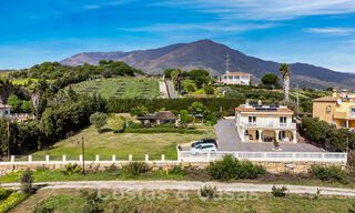 Spaans landgoed te koop op een uitgestrekt perceel gelegen in een rustige buurt op korte afstand van Estepona centrum 50916 
