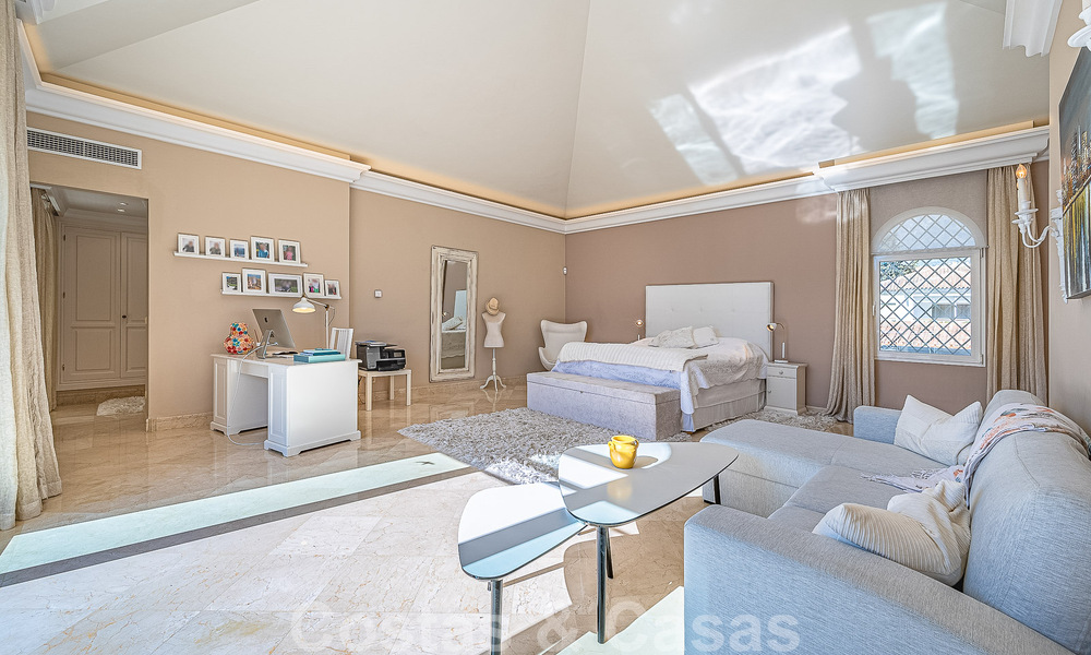 Uitmuntende luxevilla in Andalusische stijl te koop, op wandelafstand van het strand, op de Golden Mile van Marbella 50757