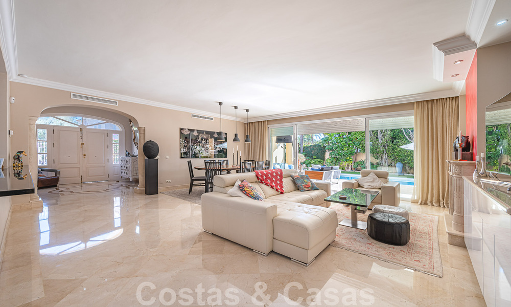 Uitmuntende luxevilla in Andalusische stijl te koop, op wandelafstand van het strand, op de Golden Mile van Marbella 50765