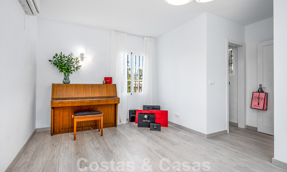 Mediterrane luxevilla te koop met 5 slaapkamers in een prestigieuze golfomgeving in Nueva Andalucia’s vallei, Marbella 50837