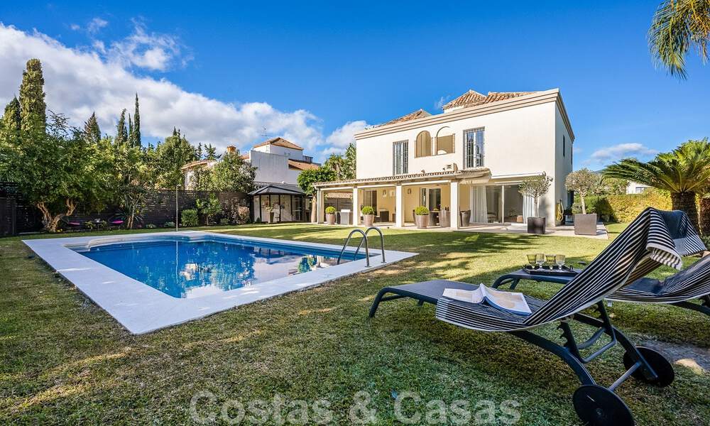 Mediterrane luxevilla te koop met 5 slaapkamers in een prestigieuze golfomgeving in Nueva Andalucia’s vallei, Marbella 50843