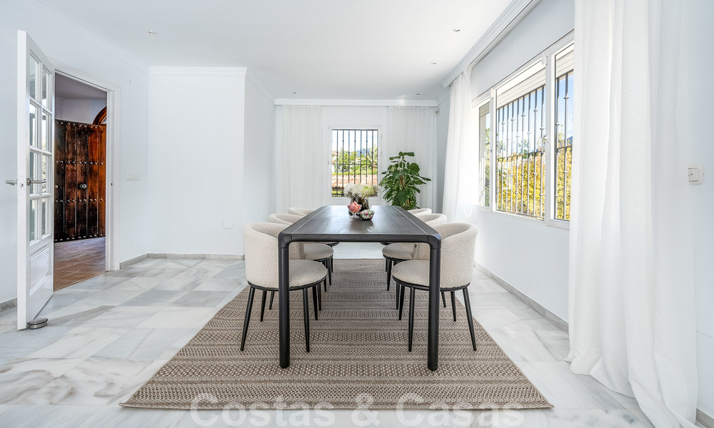 Mediterrane luxevilla te koop met 5 slaapkamers in een prestigieuze golfomgeving in Nueva Andalucia’s vallei, Marbella 50849