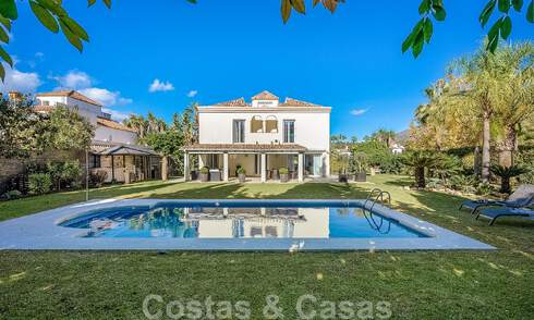 Mediterrane luxevilla te koop met 5 slaapkamers in een prestigieuze golfomgeving in Nueva Andalucia’s vallei, Marbella 50866