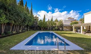 Mediterrane luxevilla te koop met 5 slaapkamers in een prestigieuze golfomgeving in Nueva Andalucia’s vallei, Marbella 50867 