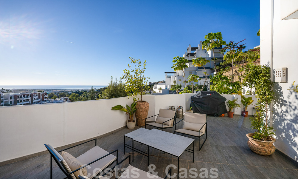 Ruim appartement te koop met ruime terrassen en een onverstoord zeezicht in Benahavis - Marbella 50689