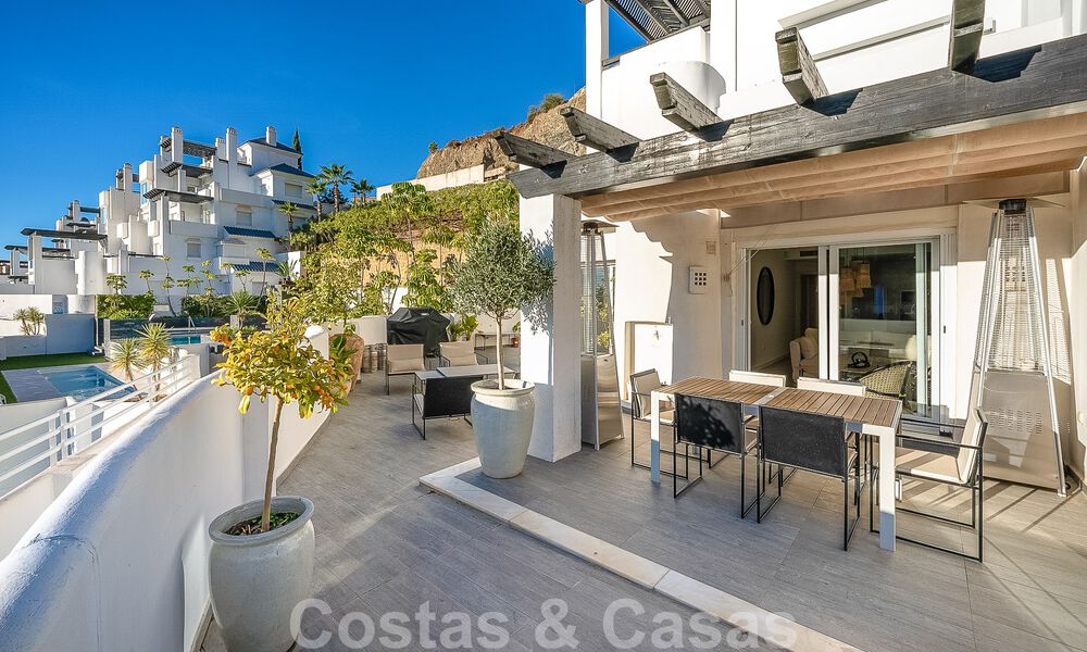 Ruim appartement te koop met ruime terrassen en een onverstoord zeezicht in Benahavis - Marbella 50699