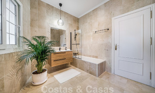 Recent gerenoveerde villa te koop, met panoramisch zeezicht gelegen in het begeerde Nueva Andalucia, Marbella 51343 