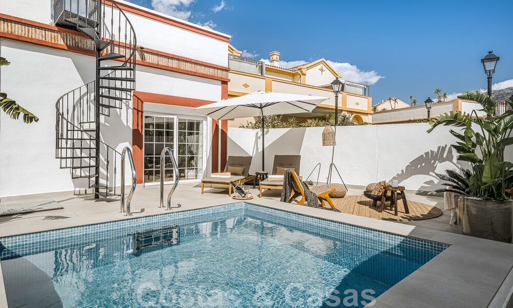 Recent gerenoveerde villa te koop, met panoramisch zeezicht gelegen in het begeerde Nueva Andalucia, Marbella 51345