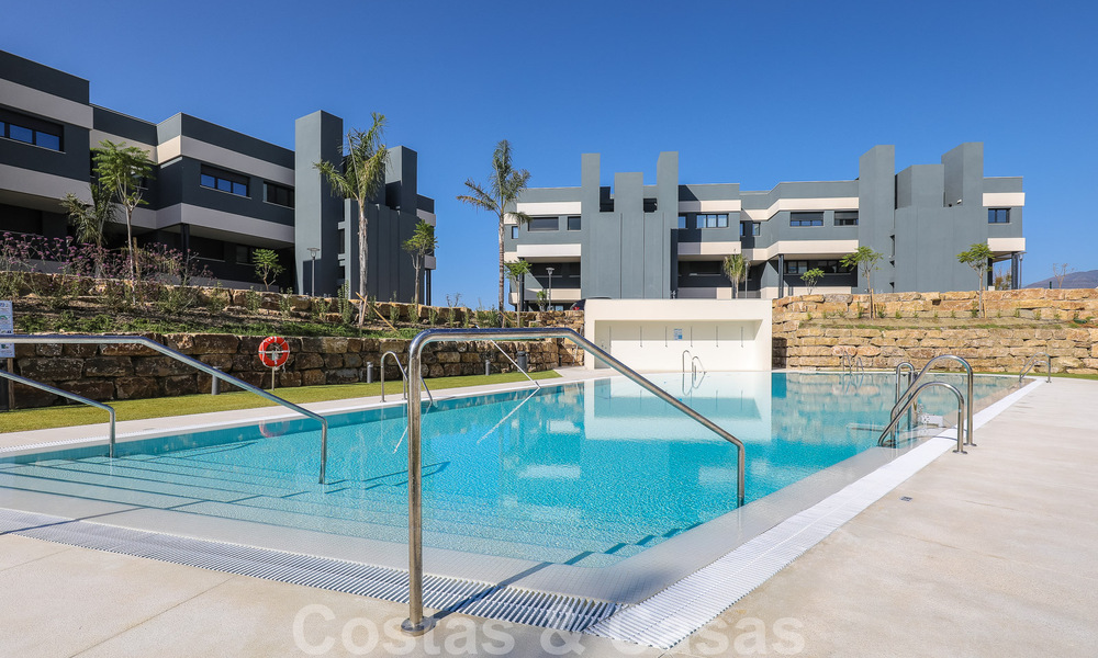 Instapklaar, modern 3-slaapkamer appartement te koop in een golfresort op de New Golden Mile, tussen Marbella en Estepona 50784