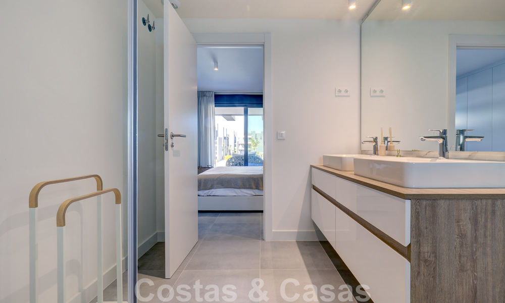 Instapklaar, modern 3-slaapkamer appartement te koop in een golfresort op de New Golden Mile, tussen Marbella en Estepona 50795