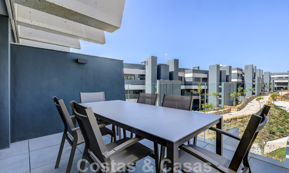 Instapklaar, modern 3-slaapkamer appartement te koop in een golfresort op de New Golden Mile, tussen Marbella en Estepona 50814