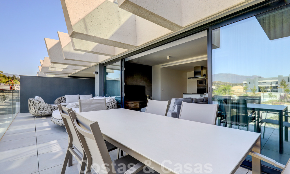 Instapklaar, modern 3-slaapkamer appartement te koop in een golfresort op de New Golden Mile, tussen Marbella en Estepona 50817