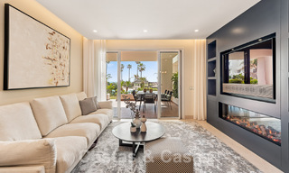 Ruim, stijlvol appartement te koop in een gated complex op eerstelijnsstrand met zeezicht, op de New Golden Mile, Marbella - Estepona 51314 