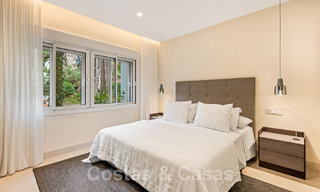 Ruim, stijlvol appartement te koop in een gated complex op eerstelijnsstrand met zeezicht, op de New Golden Mile, Marbella - Estepona 51320 