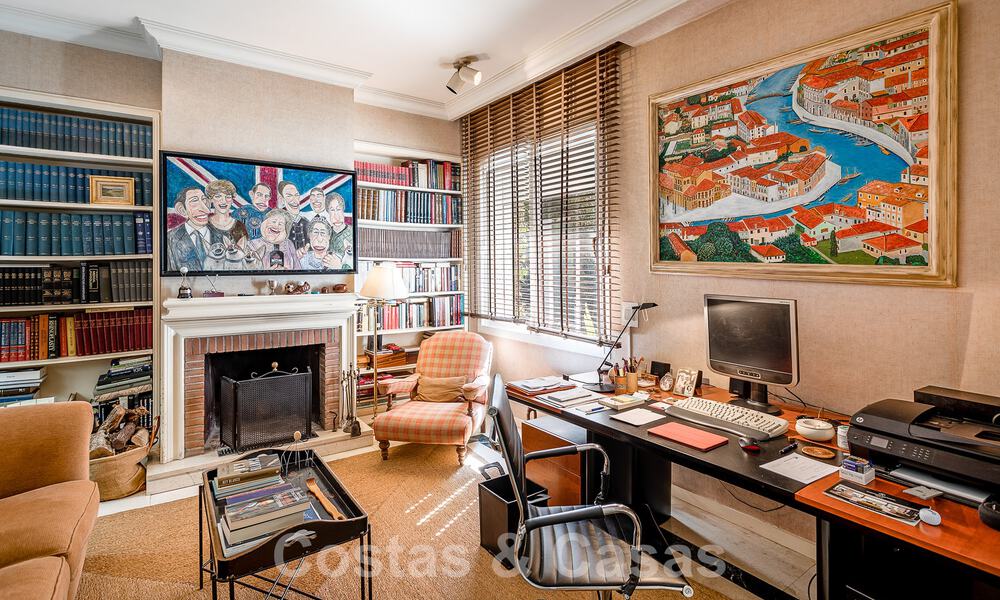 Vrijstaande luxevilla in Mediterrane stijl te koop op een steenworp van het strand en voorzieningen in het prestigieuze Guadalmina Baja te Marbella 51251