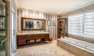 Vrijstaande luxevilla in Mediterrane stijl te koop op een steenworp van het strand en voorzieningen in het prestigieuze Guadalmina Baja te Marbella 51254 