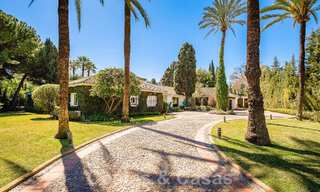 Vrijstaande luxevilla in Mediterrane stijl te koop op een steenworp van het strand en voorzieningen in het prestigieuze Guadalmina Baja te Marbella 51277 