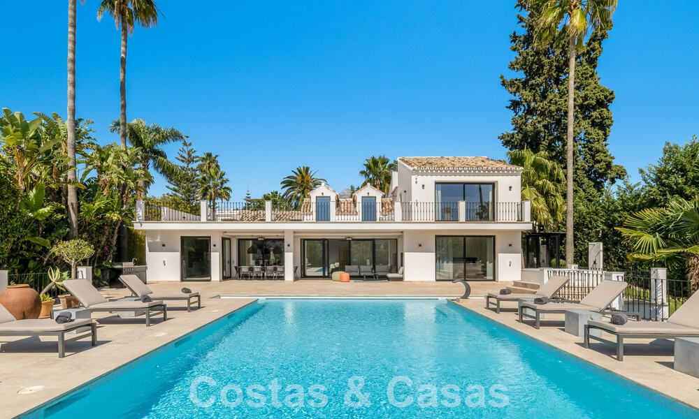 Instapklare luxevilla te koop grenzend aan de Las Brisas golfbaan, in een afgeschermde wijk in Nueva Andalucia’s golfvallei, Marbella 51448
