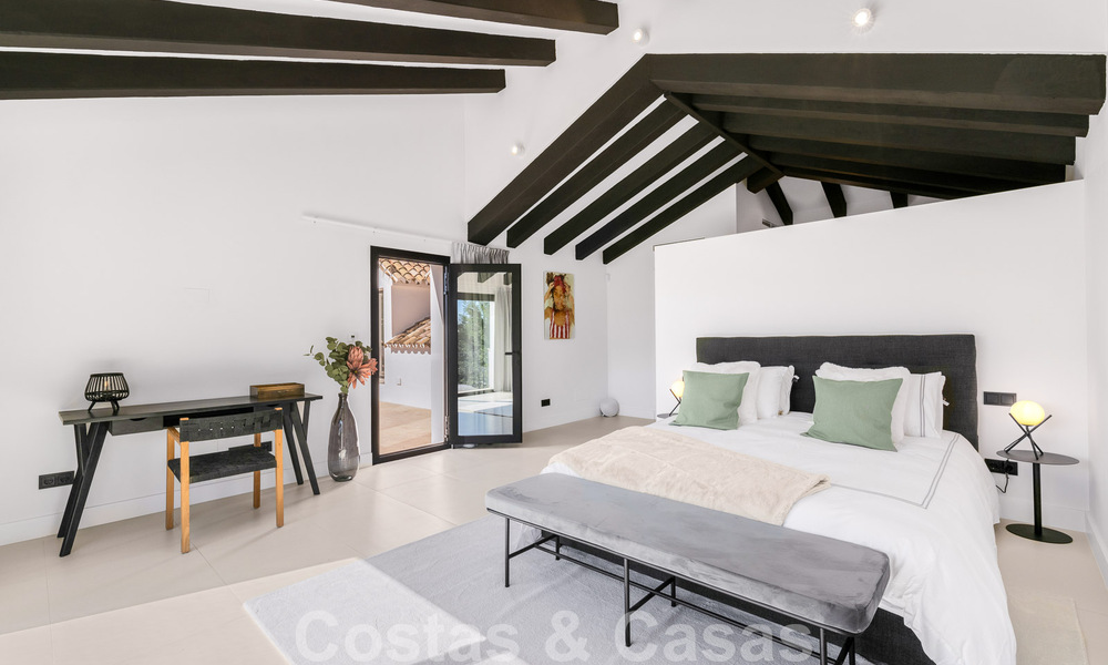 Instapklare luxevilla te koop grenzend aan de Las Brisas golfbaan, in een afgeschermde wijk in Nueva Andalucia’s golfvallei, Marbella 51453