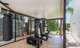 Instapklare luxevilla te koop grenzend aan de Las Brisas golfbaan, in een afgeschermde wijk in Nueva Andalucia’s golfvallei, Marbella 52080 
