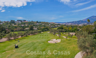 Instapklare luxevilla te koop grenzend aan de Las Brisas golfbaan, in een afgeschermde wijk in Nueva Andalucia’s golfvallei, Marbella 52082 