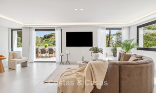 Nieuwe luxevilla te koop met een contemporaine bouwstijl gelegen in een beveiligde community van Nueva Andalucia, Marbella 782513 