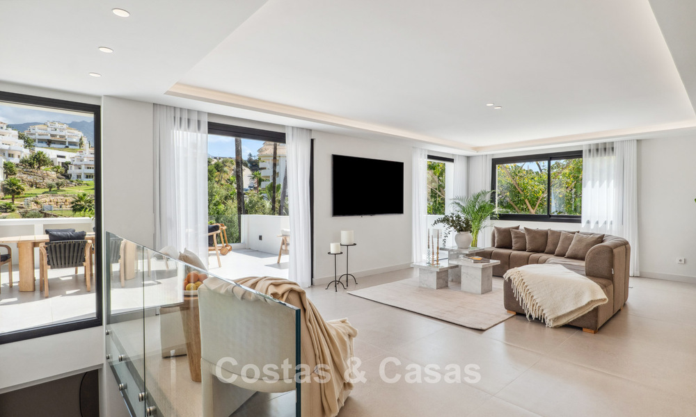 Nieuwe luxevilla te koop met een contemporaine bouwstijl gelegen in een beveiligde community van Nueva Andalucia, Marbella 782514