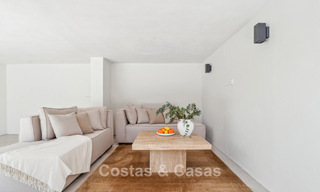 Nieuwe luxevilla te koop met een contemporaine bouwstijl gelegen in een beveiligde community van Nueva Andalucia, Marbella 782519 