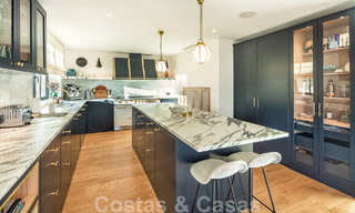 Sublieme Mediterrane luxevilla met gastenverblijf en prachtig zeezicht te koop in El Madroñal, Marbella - Benahavis 51542 