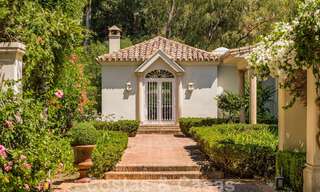 Spaanse villa te koop met Mediterrane bouwstijl en een grote tuin gelegen nabij San Pedro in Marbella - Benahavis 52489 