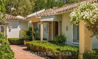 Spaanse villa te koop met Mediterrane bouwstijl en een grote tuin gelegen nabij San Pedro in Marbella - Benahavis 52490 